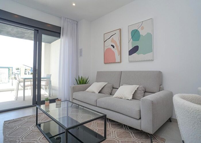 Piso en venta en Nueva Torrevieja Aguas Nuevas, Torreblanca de 3 habitaciones