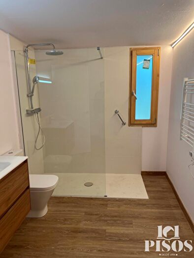 Casas en venta y pisos alquiler - 3