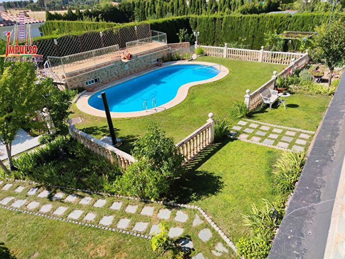 Casas en venta y pisos alquiler - 1