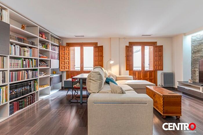 Casas en venta y pisos alquiler - 1