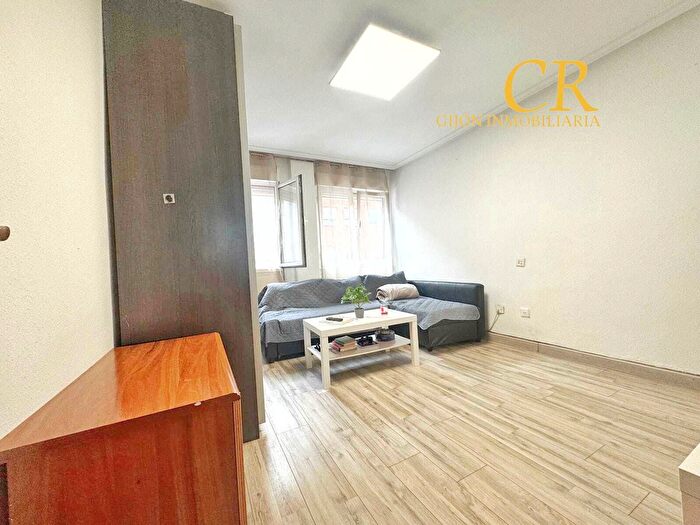 Casas en venta y pisos alquiler - 2