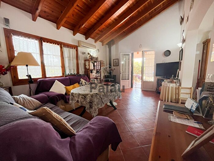 Casas en venta y pisos alquiler - 3