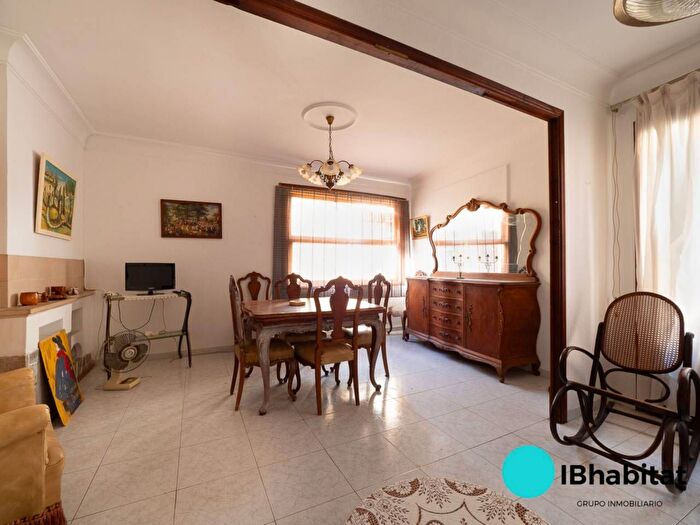 Casas en venta y pisos alquiler - 3