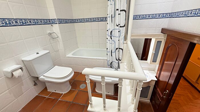Casas en venta y pisos alquiler - 2