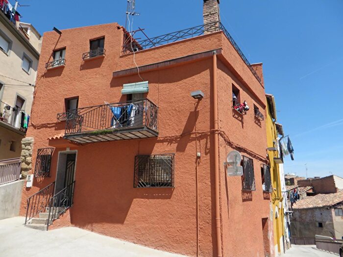 Casas en venta y pisos alquiler - 3
