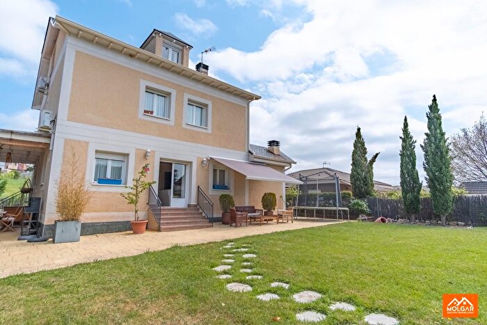 Casas en venta y pisos alquiler - 1