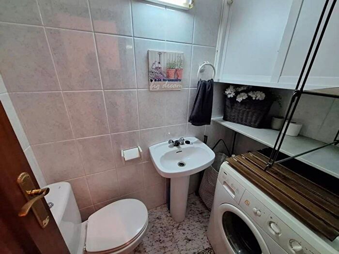 Casas en venta y pisos alquiler - 3