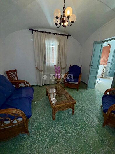 Casas en venta y pisos alquiler - 1