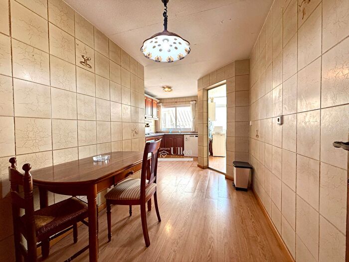 Casas en venta y pisos alquiler - 2