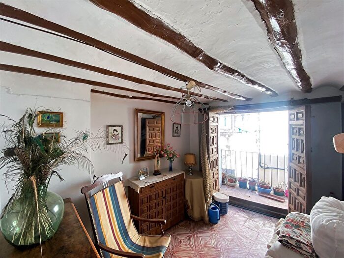 Casas en venta y pisos alquiler - 2