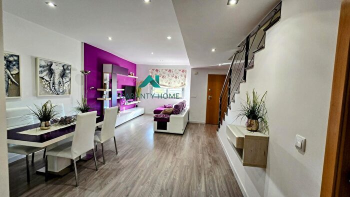 Casas en venta y pisos alquiler - 3