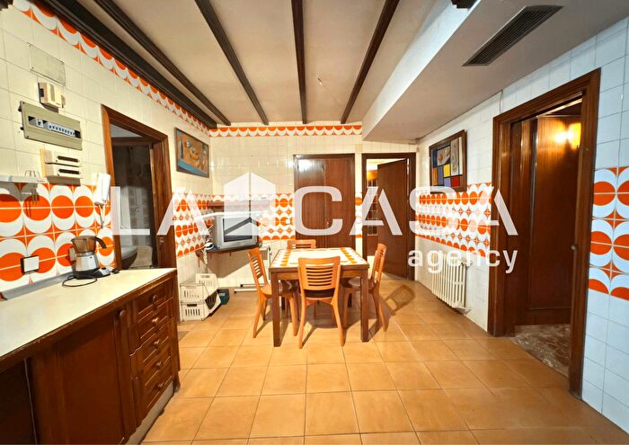 Casas en venta y pisos alquiler - 3