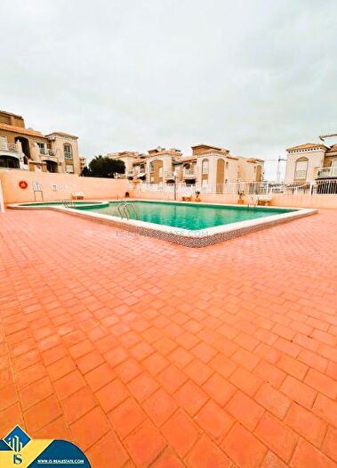 Piso en venta en Nueva Torrevieja Aguas Nuevas, Aguas Nuevas de 3 habitaciones