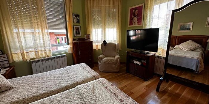 Casas en venta y pisos alquiler - 2