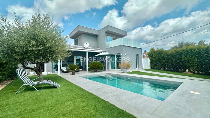 Casa en venta en Les Tres Cales, LAmetlla de Mar de 3 habitaciones