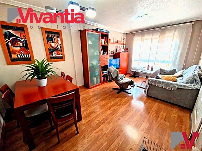 Casas en venta y pisos alquiler - 1