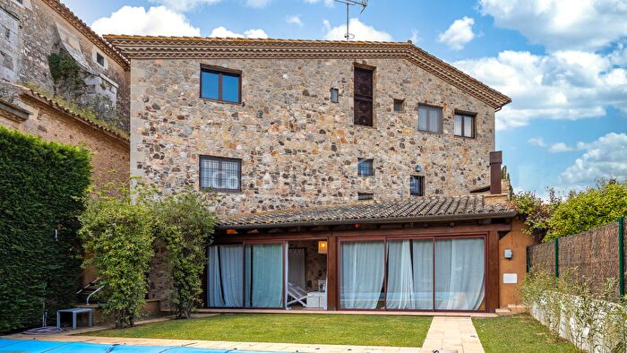 Casa en venta en Torrent Girona, Girona de 4 habitaciones