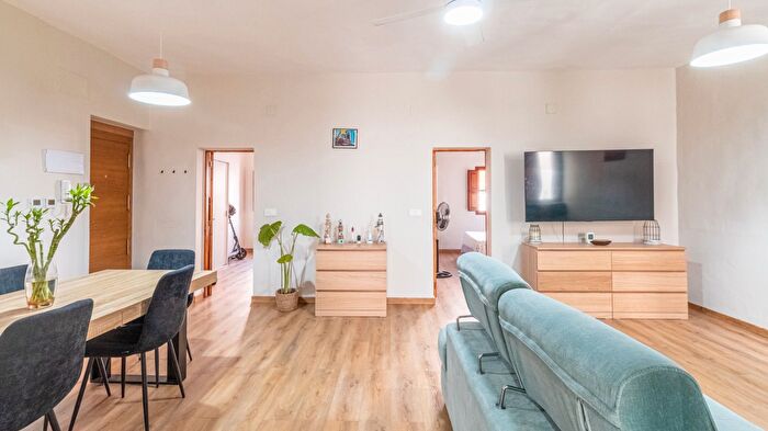 Casas en venta y pisos alquiler - 1