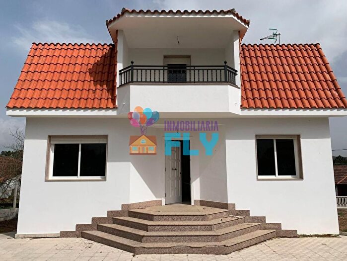 Casa en venta en Castrelo de Miño, Ourense de 4 habitaciones