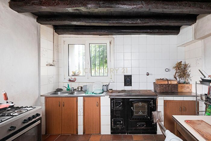 Casas en venta y pisos alquiler - 3