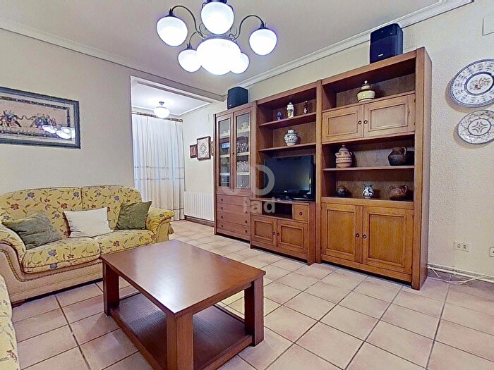 Casas en venta y pisos alquiler - 2