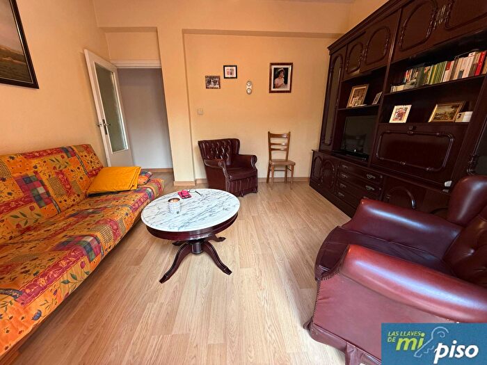 Casas en venta y pisos alquiler - 3