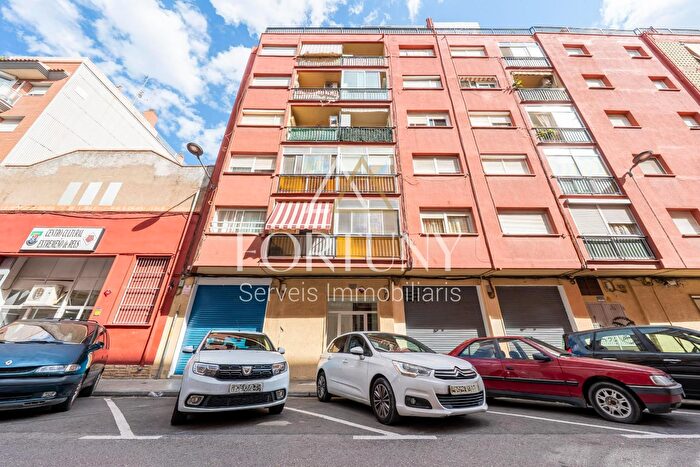 Casas en venta y pisos alquiler - 1