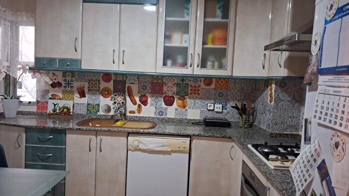 Casas en venta y pisos alquiler - 3