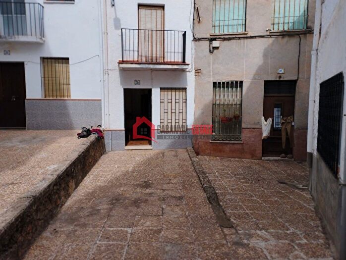 Casa en venta en Fuencaliente, Ciudad Real de 4 habitaciones