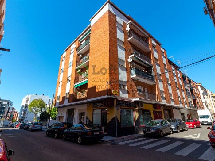 Casas en venta y pisos alquiler - 1
