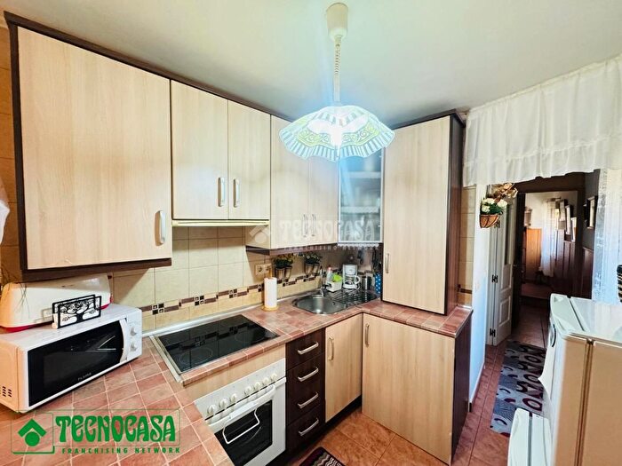 Casas en venta y pisos alquiler - 2