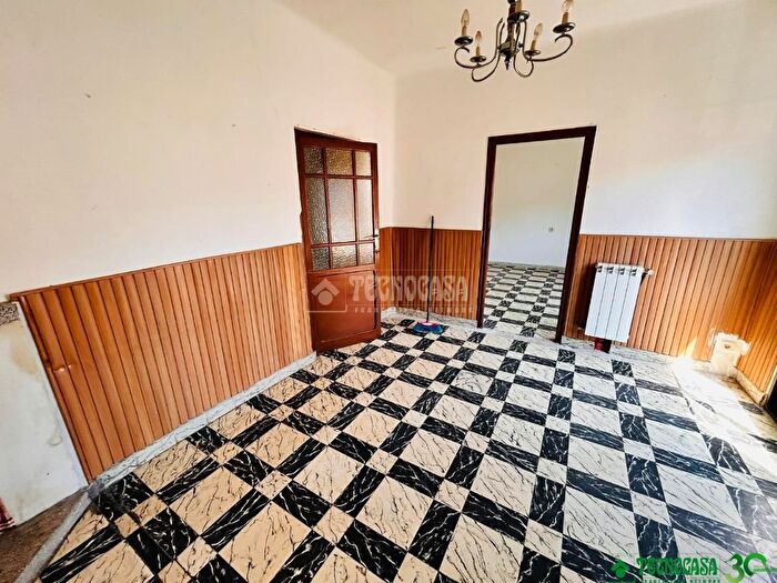 Casas en venta y pisos alquiler - 3