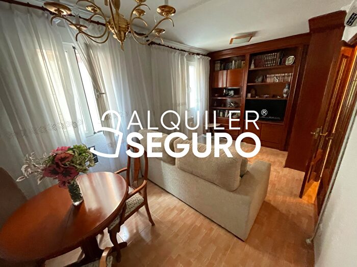 Casas en venta y pisos alquiler - 1