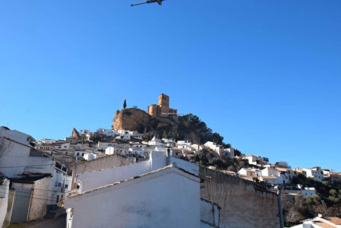 Casas en venta y pisos alquiler - 1