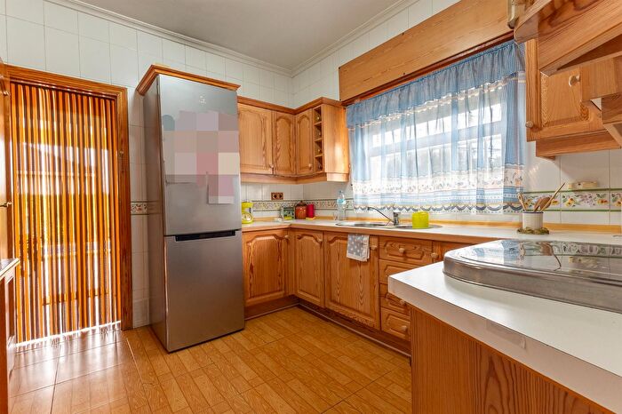 Casas en venta y pisos alquiler - 2
