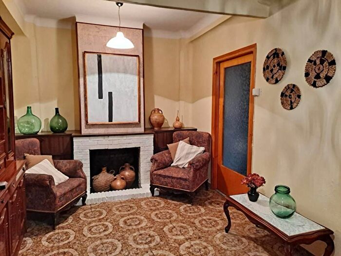 Casas en venta y pisos alquiler - 3