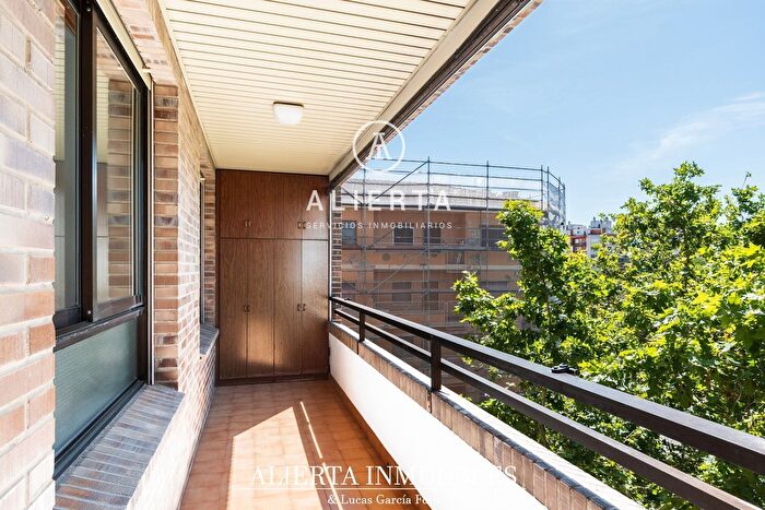 Casas en venta y pisos alquiler - 1