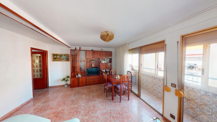 Casas en venta y pisos alquiler - 2
