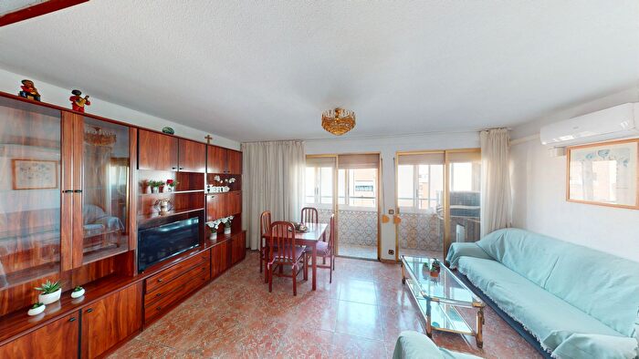 Casas en venta y pisos alquiler - 1