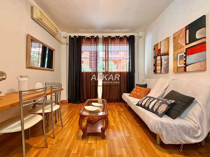 Casas en venta y pisos alquiler - 1