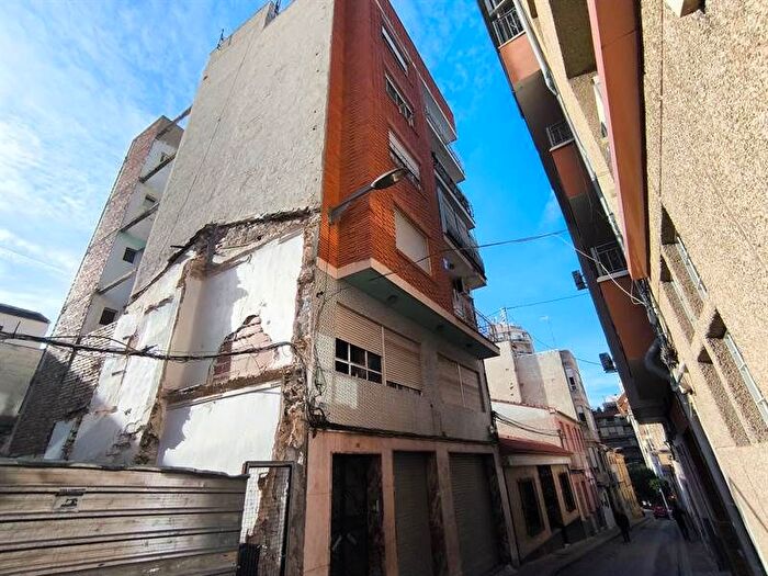 Casas en venta y pisos alquiler - 3