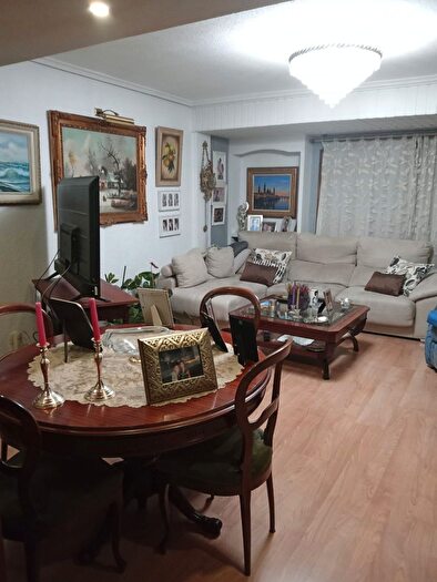 Casas en venta y pisos alquiler - 2