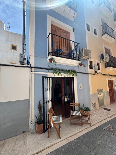 Casas en venta y pisos alquiler - 1