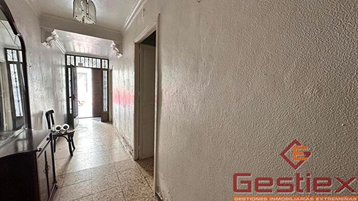 Casas en venta y pisos alquiler - 3
