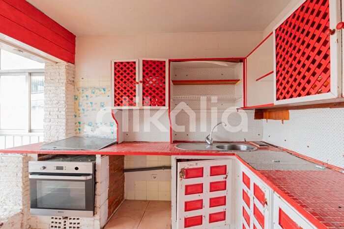 Casas en venta y pisos alquiler - 3