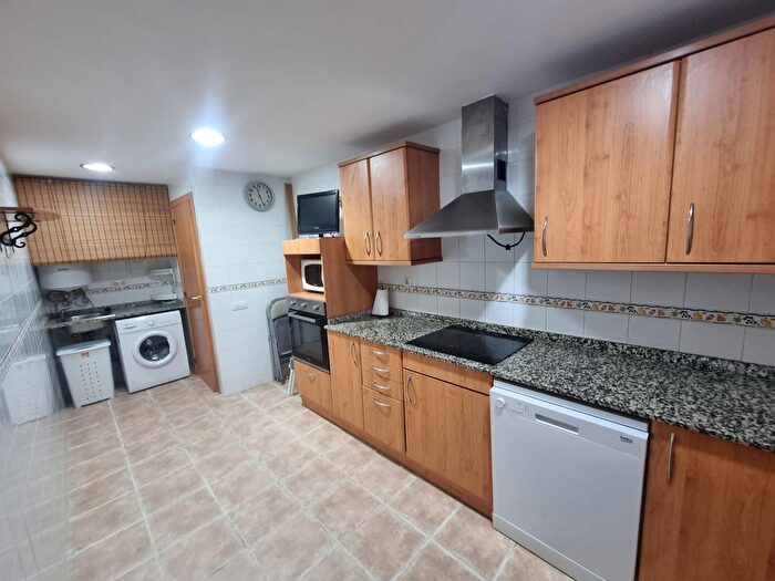 Casas en venta y pisos alquiler - 2