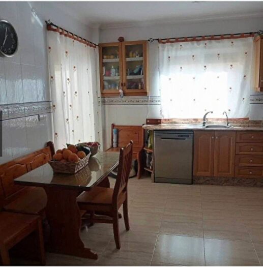 Casas en venta y pisos alquiler - 3