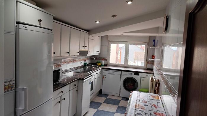 Casas en venta y pisos alquiler - 1