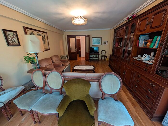 Casas en venta y pisos alquiler - 2