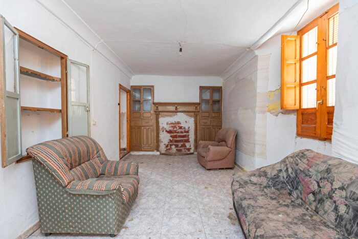 Casas en venta y pisos alquiler - 3